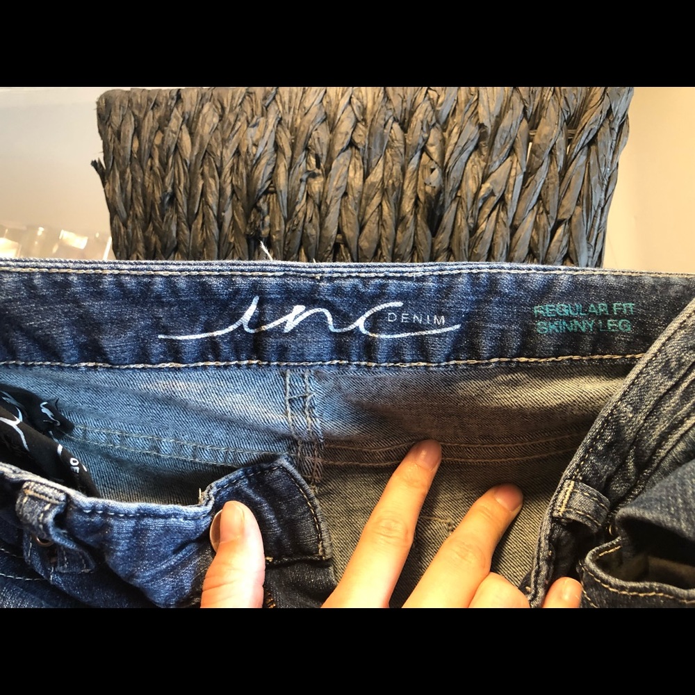 Inc Sparkly distressed Jeans/ Size 4/ Dark Blue